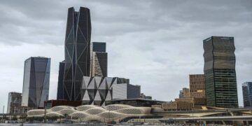 السعودية تعزز منعة اقتصادها بتنويع مصادر الدخل