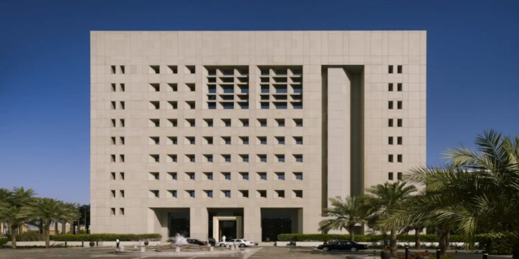 تحويل "أوابك" إلى "المنظمة العربية للطاقة" خطوة نحو التوسع