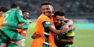 الفيصل يشيد بأداء الأخضر ويتطلع إلى التتويج باللقب الخليجي