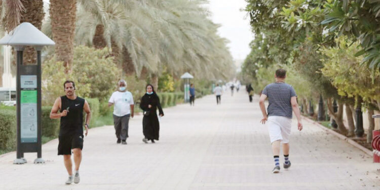 نسبة ممارسة الذكور للنشاط البدني أعلى من الإناث في السعودية