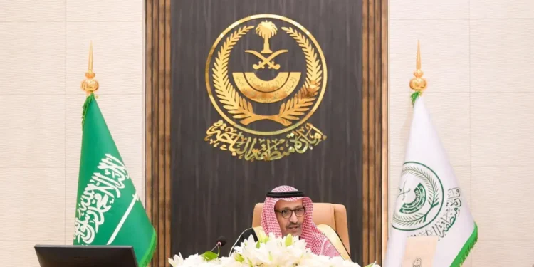 أمير منطقة الباحة يجتمع بوفد مستثمري مشروع “جبل النور المدينة الطبية الجامعية بالباحة “