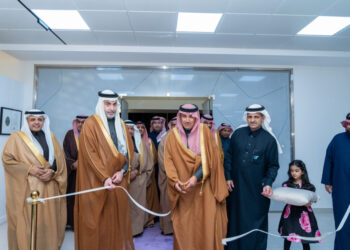 وزير النقل والخدمات اللوجستية يدشن مشروع تأسيس وتشغيل وصيانة مركز الرقمنة والمعالجة الفنية بالوزارة وفروعها، ويطلق منصة “مستنداتك”