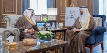 أمير الحدود الشمالية يستقبل رئيس اتحاد الغرف السعودية
