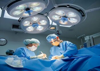 نجاح خمس عمليات زراعة كلى تبادلية ضمن البرنامج الوطني لتبادل الكلى بين الأسر