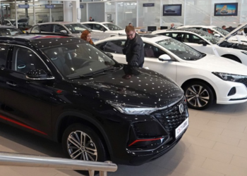 شركات السيارات الصينية تتخطى مستهدفات تسليم العام بأكمله قبل الوقت المحدد بشهر