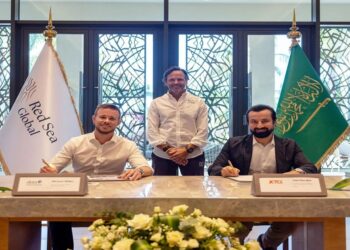 "البحر الأحمر الدولية توقع اتفاقية لتشغيل صالة الطيران الخاص بمطار البحر الأحمر"