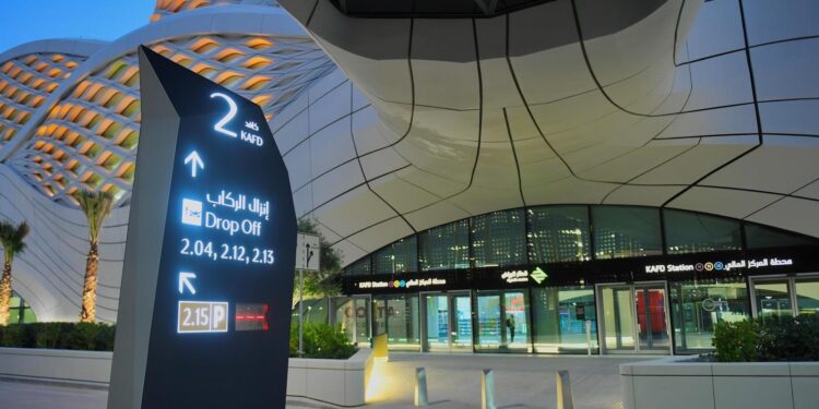 6 دقائق فقط الوقت الفاصل بين وصول عربة قطار الرياض