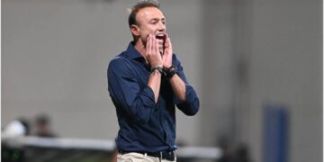 الفيحاء ينهي التعاقد مع مديره الفني اليوناني “كريستوس كونتيس