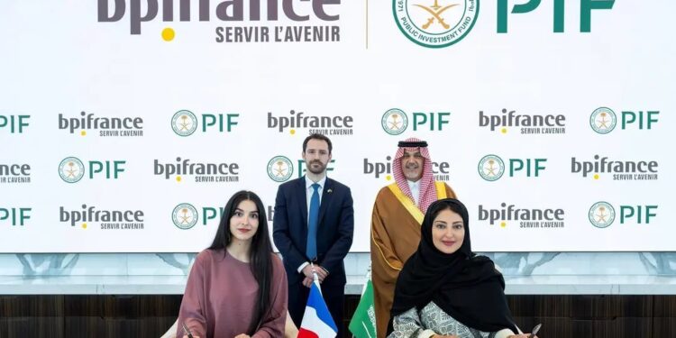 بقيمة 10 مليارات دولار.. صندوق الاستثمارات والبنك الاستثماري الفرنسي يوقعان مذكرة تفاهم