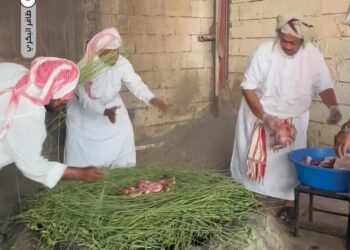 3 أشقاء يعيدون إحياء “حنيذ زمان” في عسير ويرفعون إرث والدهم