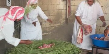 3 أشقاء يعيدون إحياء “حنيذ زمان” في عسير ويرفعون إرث والدهم