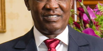 الرئيس التشادي يلتقي وفدًا من البنك الدولي