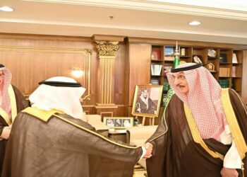 أمير جازان يستقبل رئيس كلية منار الجنوب للعلوم والتقنية