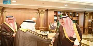 أمير جازان يستقبل رئيس كلية منار الجنوب للعلوم والتقنية