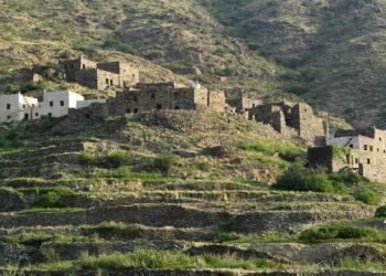 شتاء المجاردة وقراها التراثية يستقطب السياح والزوار