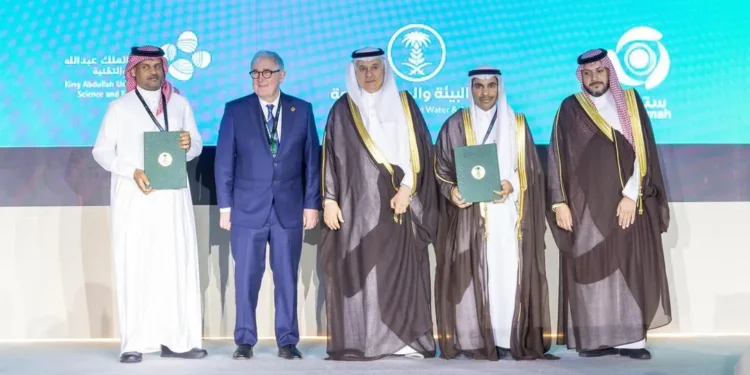 استدامة يوقع اتفاقية ثلاثية لتعزيز استخدام المحفزات الحيوية للتربة من الطحالب ضمن فعاليات COP16