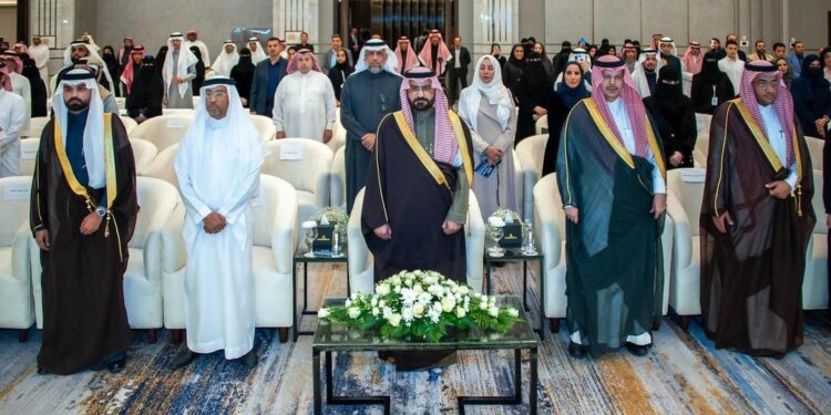 وكيل محافظة الأحساء يكرّم الفائزين في مسابقة التوعية بالأمن السيبراني