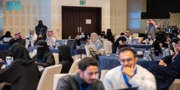 100 شخص يتنافسون في هاكاثون الذكاء الاصطناعي بأمراض العيون في الرياض