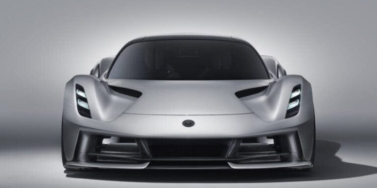 أخيراً بدء تسليم سيارات لوتس الكهربائية المرعبة.. لن تصدق سعرها