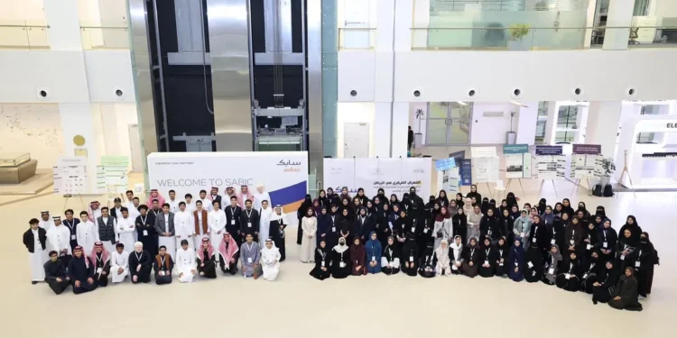 لجان تحيكم “موهبة” تستعرض المشاريع العلمية لـ 480 طالبًا وطالبة