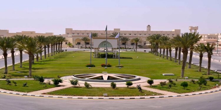 جامعة الطائف تحاضر حول تقنيات الواقع المعزز والذكاء الاصطناعي لتطوير الأبحاث الأكاديمية