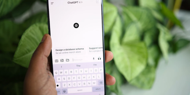 ChatGPT أصبح مجاناً للجميع بدون أي اشتراكات