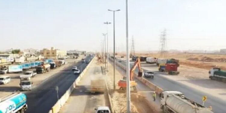 البدء في صيانة الطرق بحي الجنادرية بالرياض ولمدة عام