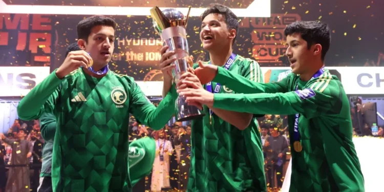 أخضر الرياضات الإلكترونية بطل العالم في لعبة Rocket League