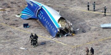 الخطوط الجوية الأذربيجانية: «تدخل خارجي مادي وفني» وراء تحطم الطائرة