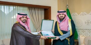 نائب أمير الشرقية يزور هيئة الهلال الأحمر للاطلاع على مبادراتها وبرامجها بالمنطقة