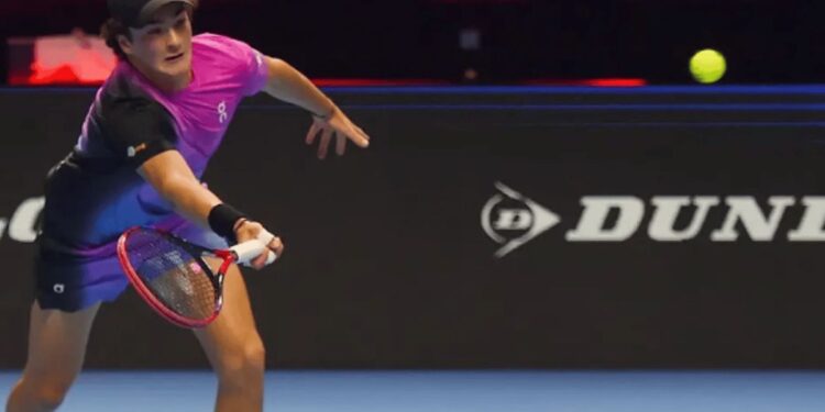 بطولة الجيل القادم للتنس في جدة: تين وفونسيكا يضربان موعدًا في النهائي