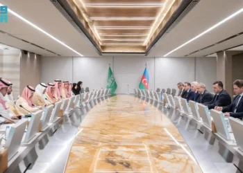 سمو وزير الطاقة يجتمع مع وزير الاقتصاد الأذربيجاني ويبحثان سبل تعزيز العلاقات في مجال الطاقة بين البلدين