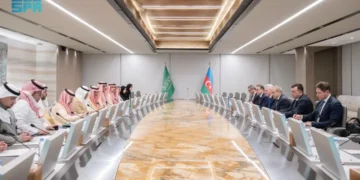 سمو وزير الطاقة يجتمع مع وزير الاقتصاد الأذربيجاني ويبحثان سبل تعزيز العلاقات في مجال الطاقة بين البلدين