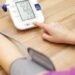 استشاري قلب يقدم 5 نصائح مهمة يجب الالتزام بها عند شراء جهاز مراقبة الضغط