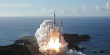 صاروخ “فيغا سي” الأوروبي ينطلق بنجاح ويضع قمرًا اصطناعيًا في مداره