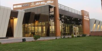 فريق طبي يستخرج جسم غريب من حنجرة طفل بمستشفى خالد بتبوك