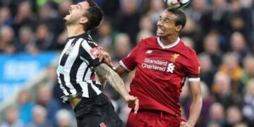 ليفربول يواصل نزيف النقاط ونيوكاسل ينتصر بالأربعة