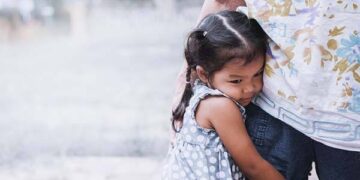 مستشارة تربوية: الحرص الزائد على الأبناء سلاح ذو حدين يقوض الثقة بالنفس