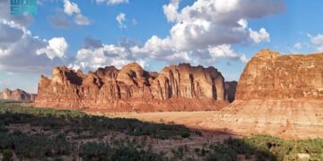 جبال العُلا.. امتزاج روعة الطبيعة بأصالة التراث في اليوم العالمي للجبال