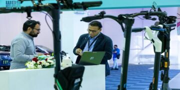 المشاركون في معرض فرص الاستثمار في النقل والمواصلات يستعرضون تعزيز قطاع النقل والخدمات اللوجستية في المملكة