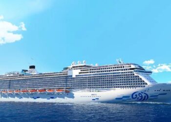 "كروز السعودية تستقبل سفينتها السياحية الأولى 'أرويا كروز' في ميناء جدة الإسلامي"