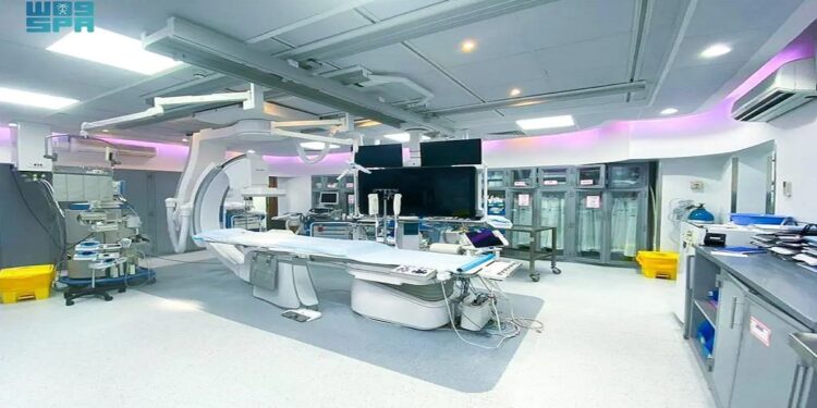 عملية قلب معقدة تنقذ حياة شاب مقيم في القصيم