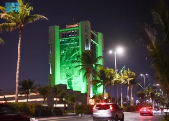 شوارع وميادين جدة تتوشح باللون الأخضر احتفالًا بفوز المملكة باستضافة كأس العالم 2034