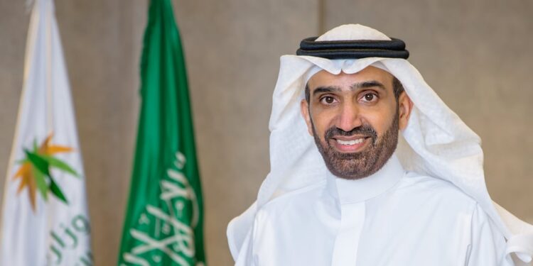 وزير الموارد البشرية يبحث تعزيز التعاون الثنائي العمالي مع وزير العمل الأردني