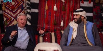 مخيم العُلا الشتوي.. الدفء والطبيعة والتاريخ والدبلوماسية السعودية الرصينة