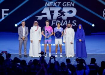 نائب وزير الرياضة يتوّج البرازيلي “فونسيكا” بلقب بطولة الجيل القادم للتنس 2024