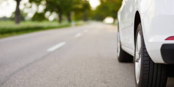 كيف تتجنب انحراف مركبتك المفاجئ على الطريق؟