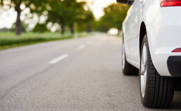 كيف تتجنب انحراف مركبتك المفاجئ على الطريق؟