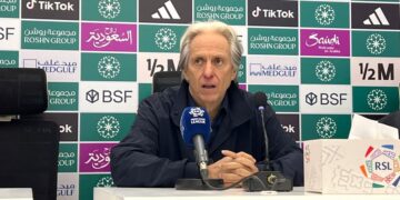 خيسوس” مدرب الهلال: الشباب أصبح أفضل من الموسم الماضي.. وطرد “كوليبالي” صحيح