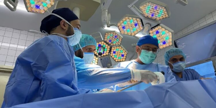 "صحي الطائف ينظم قافلة طبية تطوعية استفاد منها 200 حالة بمشاركة 14 استشاريًا"